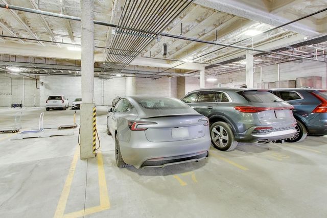 5748 N Hermitage Avenue 407, Chicago, IL 60660