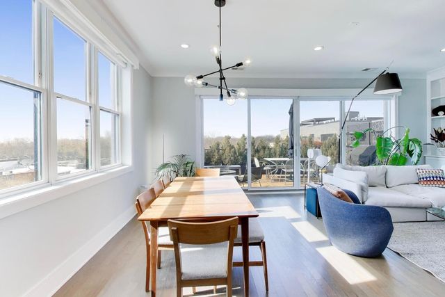 5748 N Hermitage Avenue 407, Chicago, IL 60660