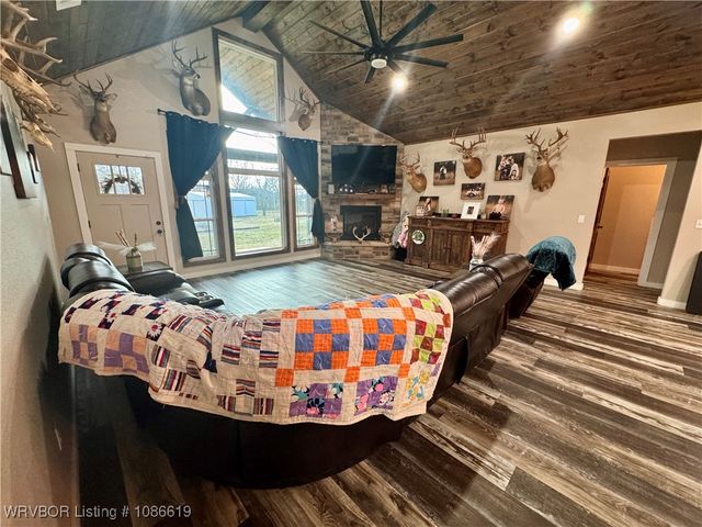 1101 S Railroad Street, Poteau, OK 74953