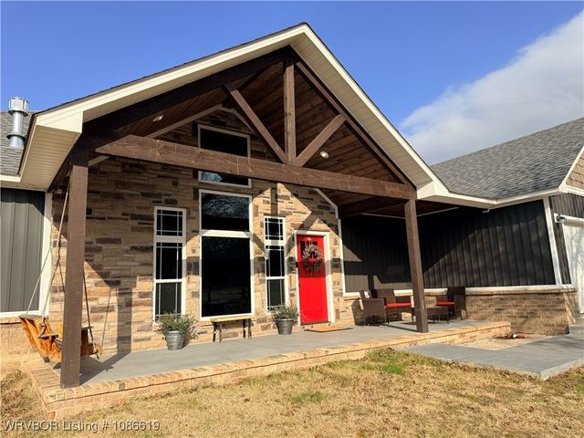 1101 S Railroad Street, Poteau, OK 74953