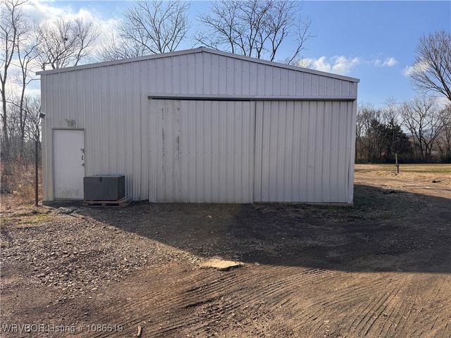 1101 S Railroad Street, Poteau, OK 74953