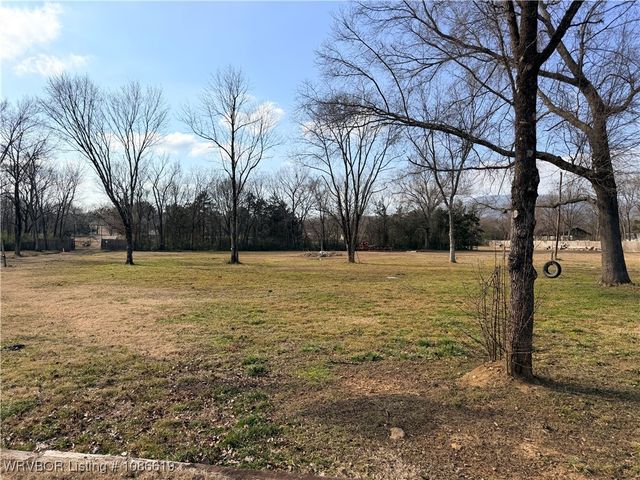 1101 S Railroad Street, Poteau, OK 74953