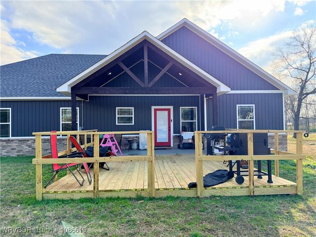 1101 S Railroad Street, Poteau, OK 74953