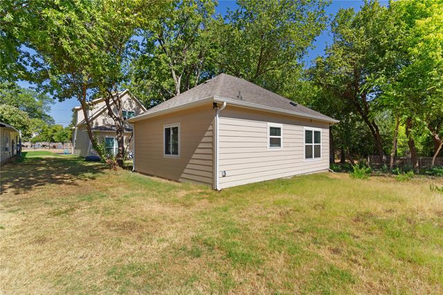 315 S Bradshaw Street B, Denton, TX 76205