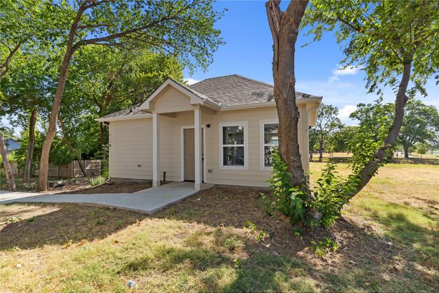 315 S Bradshaw Street B, Denton, TX 76205