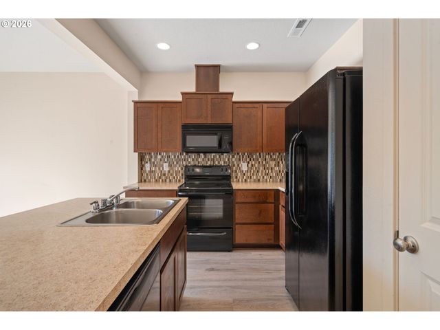 8512 Ne 13TH Pl, Vancouver, WA 98665