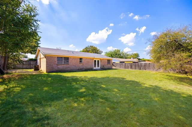 1101 Dublin Drive, Fort Worth, TX 76134