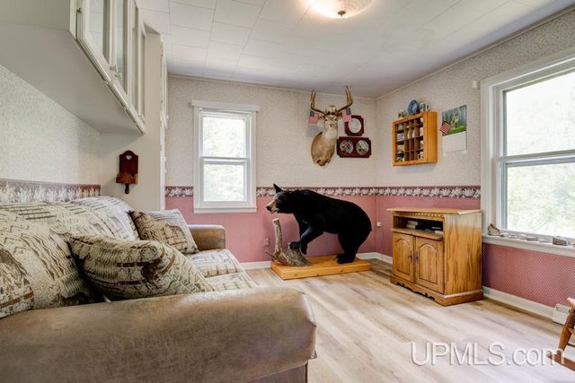 W5488 County Road 342, Wallace, MI 49893