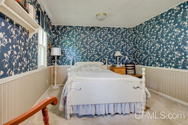 W5488 County Road 342, Wallace, MI 49893