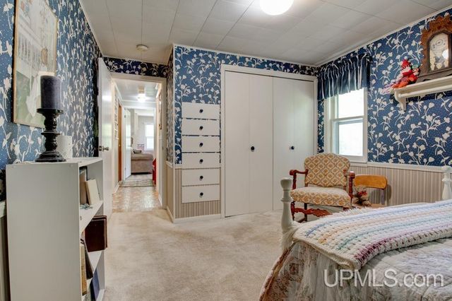 W5488 County Road 342, Wallace, MI 49893