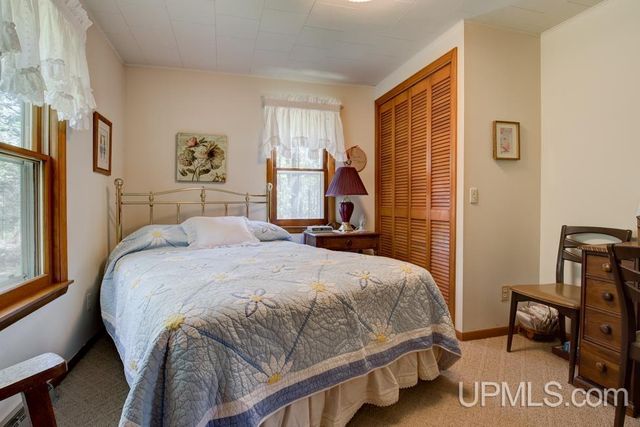 W5488 County Road 342, Wallace, MI 49893