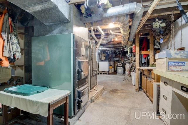 W5488 County Road 342, Wallace, MI 49893