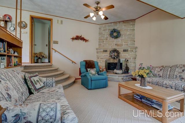 W5488 County Road 342, Wallace, MI 49893