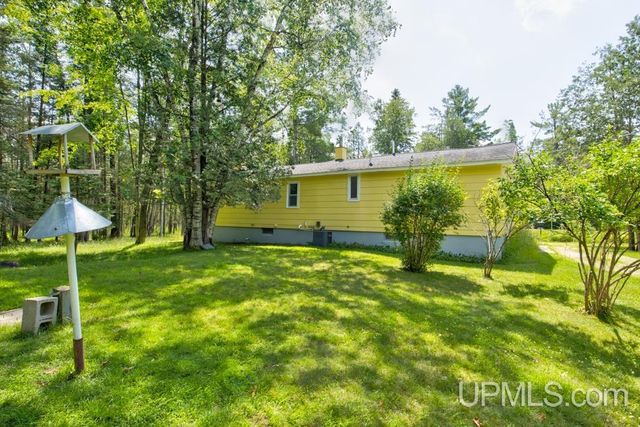 W5488 County Road 342, Wallace, MI 49893