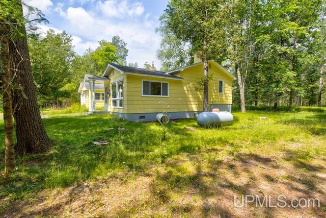 W5488 County Road 342, Wallace, MI 49893