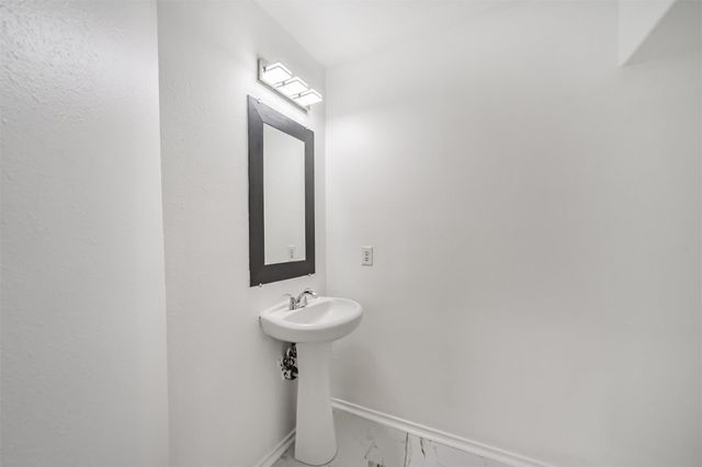 2663 Royal Blue Drive, Houston, TX 77088