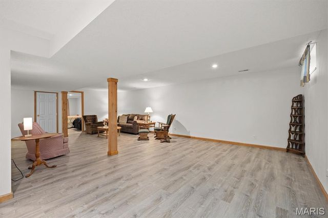 195 Baneberry Drive, Highland, IL 62249