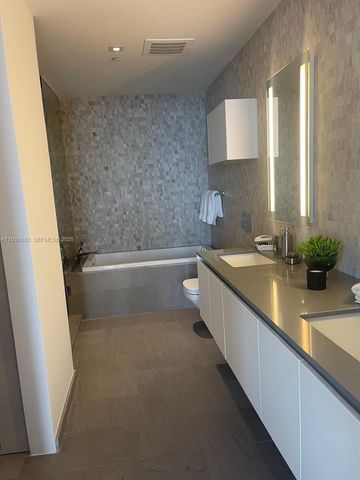 88 SW 7th St 2708, Miami, FL 33130