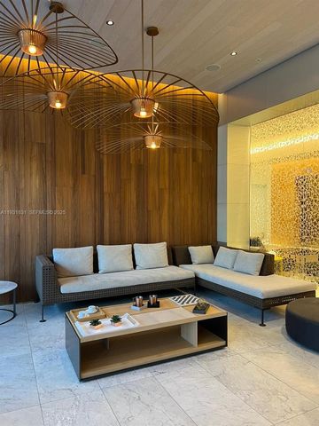 88 SW 7th St 2708, Miami, FL 33130