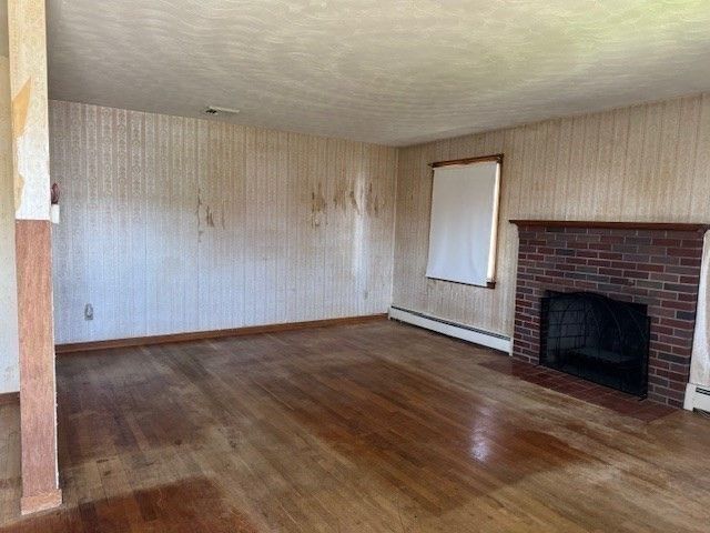 79 Chilmark St, Worcester, MA 01604