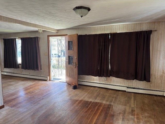 79 Chilmark St, Worcester, MA 01604