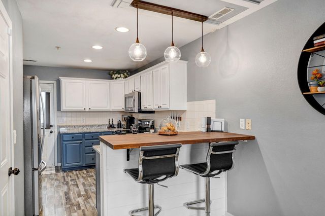 640 E Spring Valley Circle 1, Nixa, MO 65714