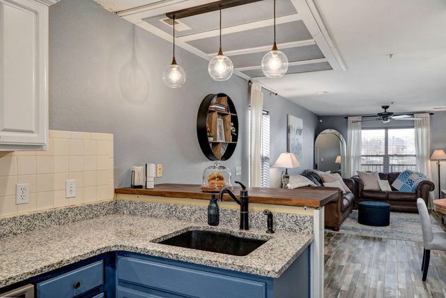 640 E Spring Valley Circle 1, Nixa, MO 65714