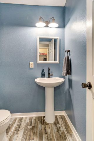 640 E Spring Valley Circle 1, Nixa, MO 65714