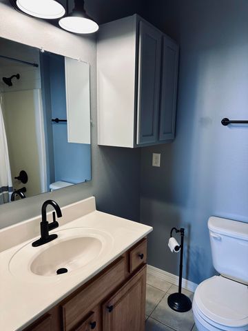 640 E Spring Valley Circle 1, Nixa, MO 65714