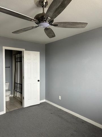 640 E Spring Valley Circle 1, Nixa, MO 65714