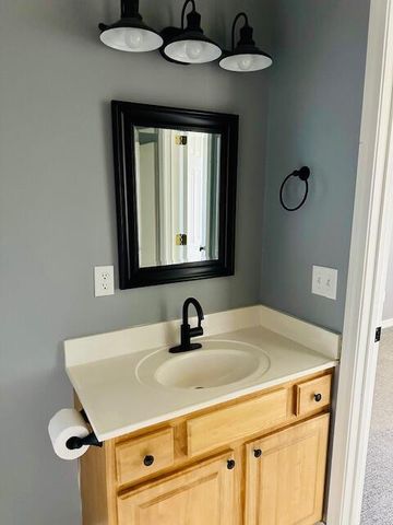 640 E Spring Valley Circle 1, Nixa, MO 65714