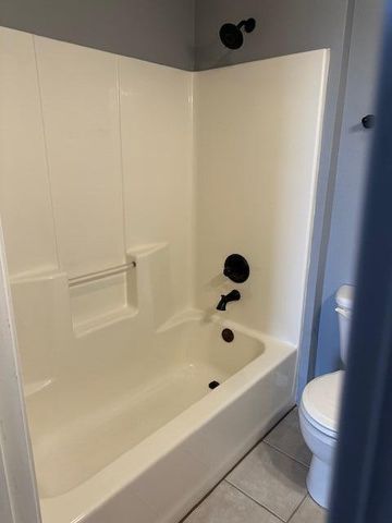 640 E Spring Valley Circle 1, Nixa, MO 65714