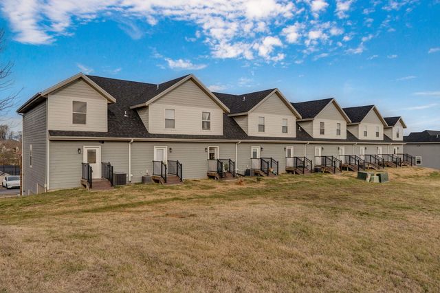 640 E Spring Valley Circle 1, Nixa, MO 65714