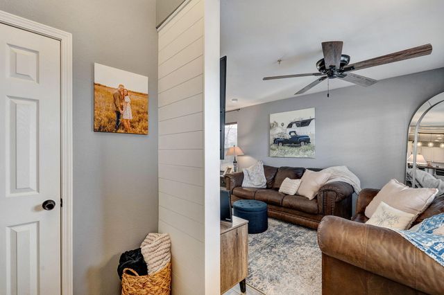 640 E Spring Valley Circle 1, Nixa, MO 65714