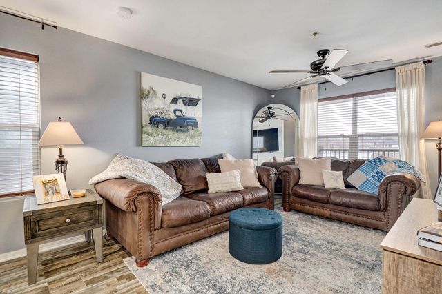 640 E Spring Valley Circle 1, Nixa, MO 65714