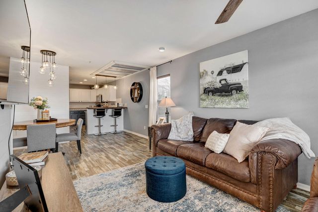 640 E Spring Valley Circle 1, Nixa, MO 65714