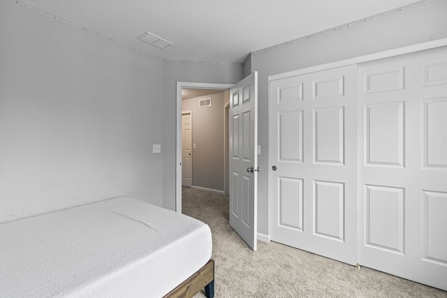 520 Silverton Drive, Grayslake, IL 60030