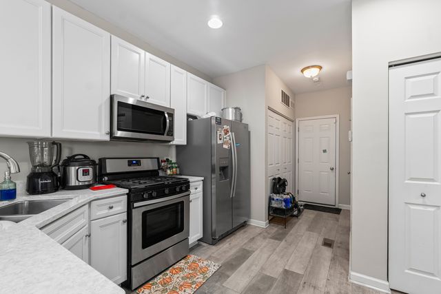 520 Silverton Drive, Grayslake, IL 60030