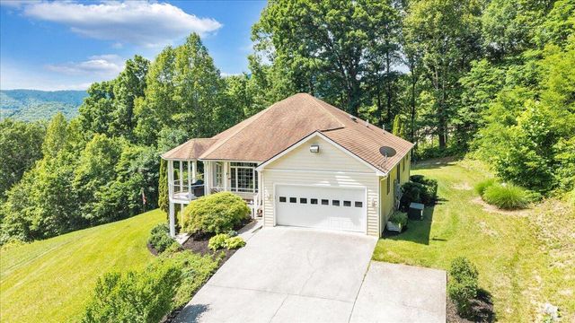 11010 Catawba RD, Troutville, VA 24175