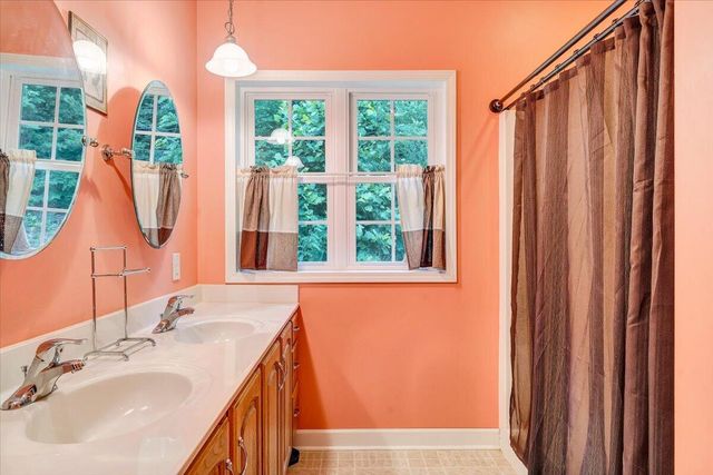 11010 Catawba RD, Troutville, VA 24175