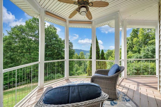 11010 Catawba RD, Troutville, VA 24175