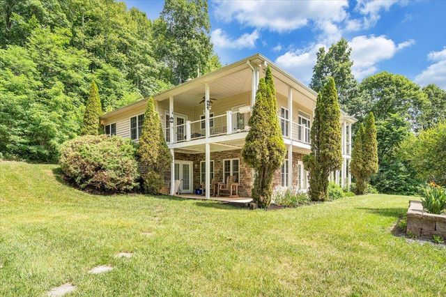 11010 Catawba RD, Troutville, VA 24175