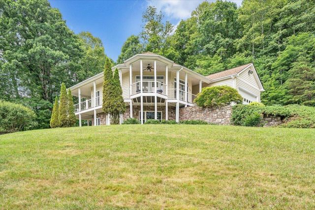 11010 Catawba RD, Troutville, VA 24175