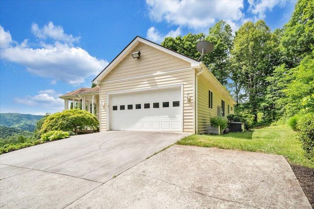 11010 Catawba RD, Troutville, VA 24175