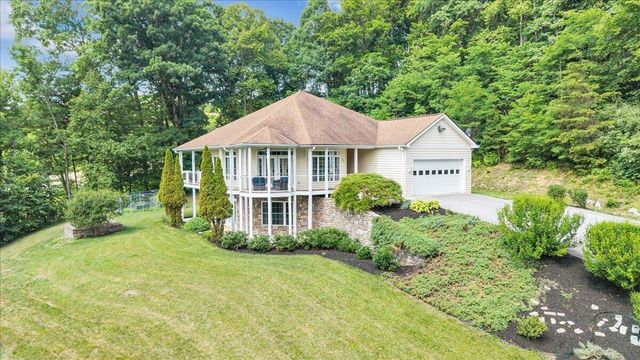 11010 Catawba RD, Troutville, VA 24175