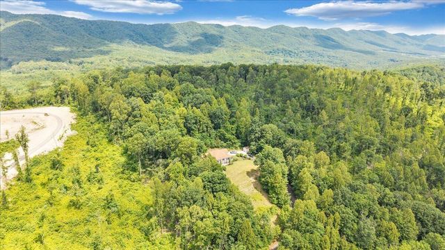11010 Catawba RD, Troutville, VA 24175