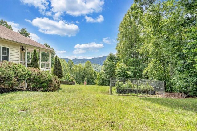 11010 Catawba RD, Troutville, VA 24175
