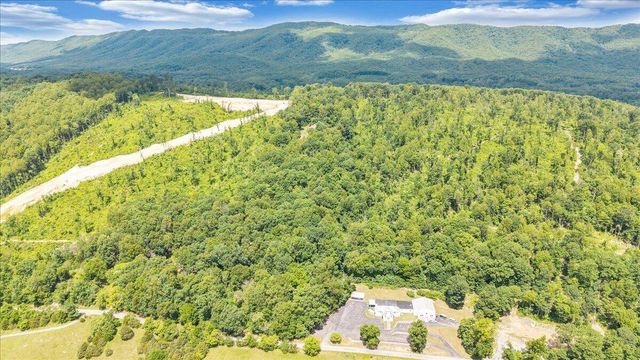 11010 Catawba RD, Troutville, VA 24175