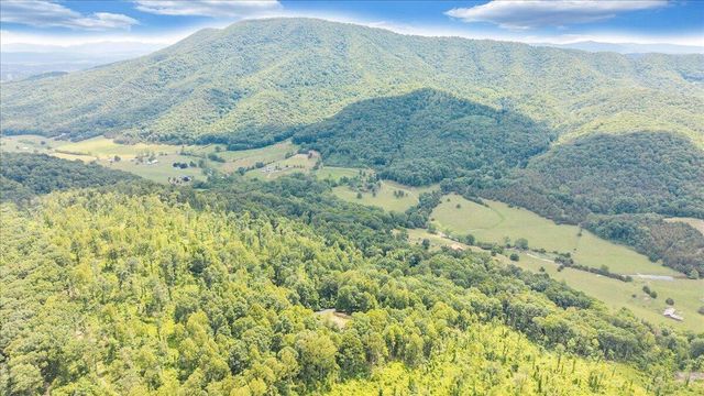 11010 Catawba RD, Troutville, VA 24175