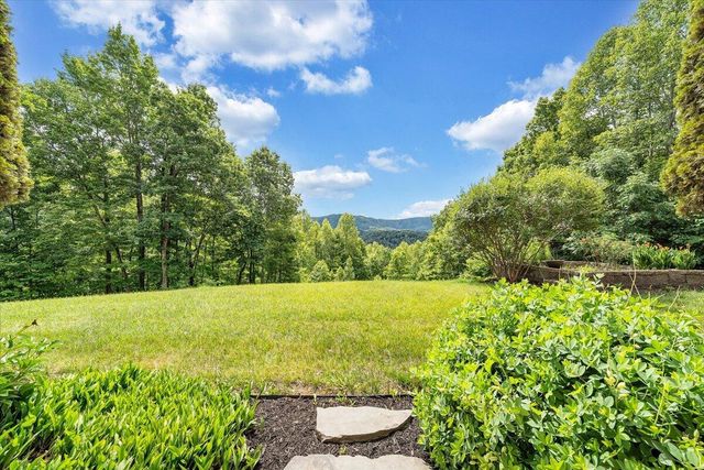 11010 Catawba RD, Troutville, VA 24175